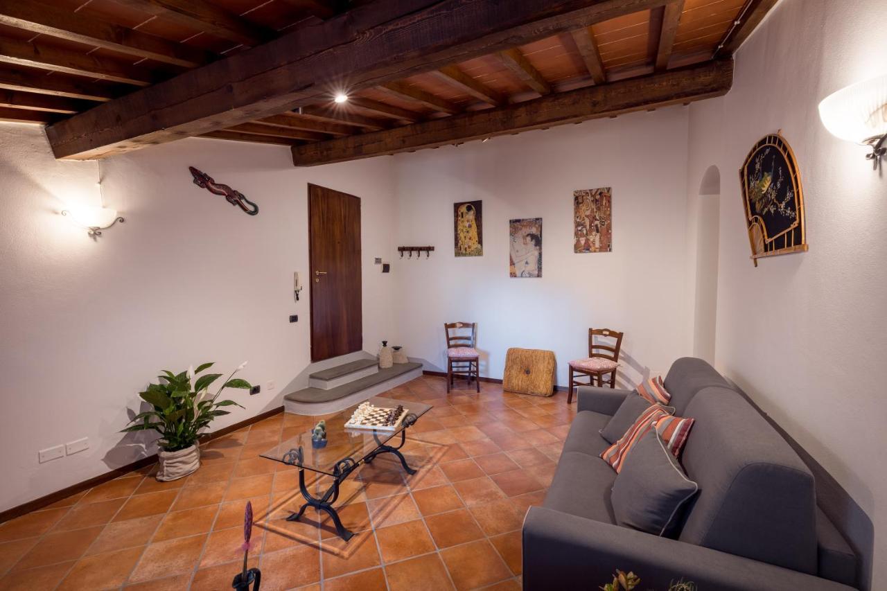 Tognazzi Casa Vacanze - Casa Vico Zambra エクステリア 写真